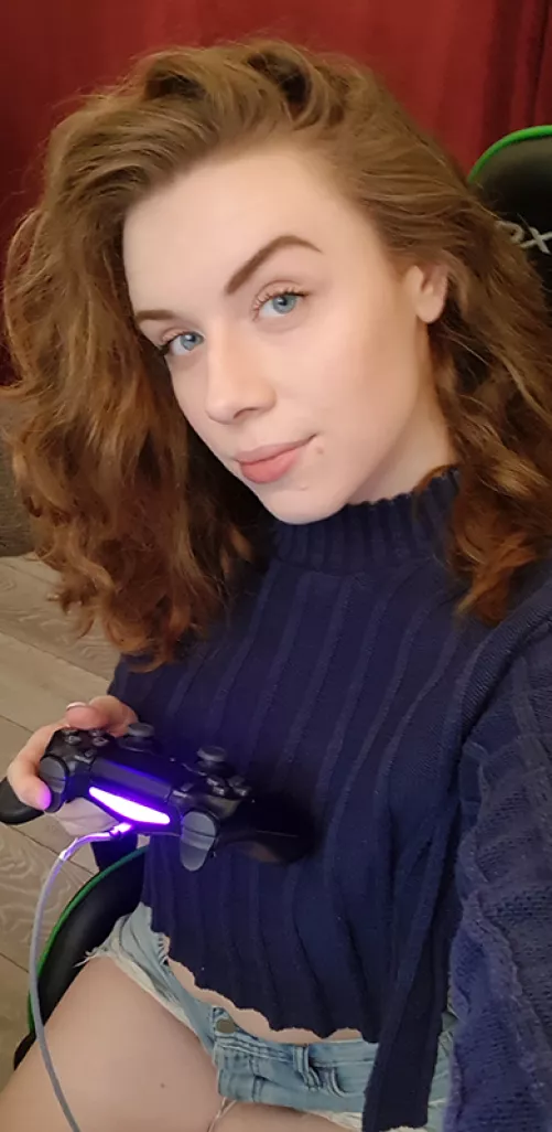 [F] Lets play games together <3 by Best_Turnip