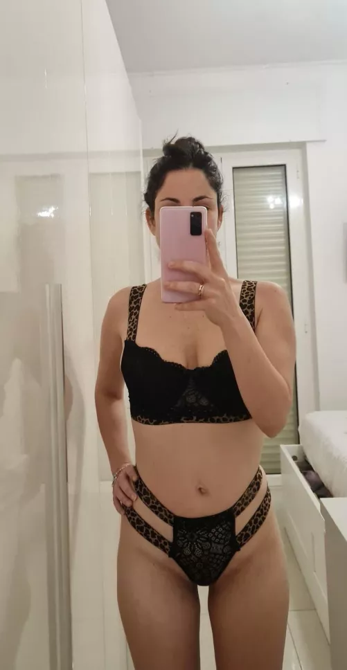 [F] New lingerie for next bull dating 🤘🏻 by SexyLatinaWife93