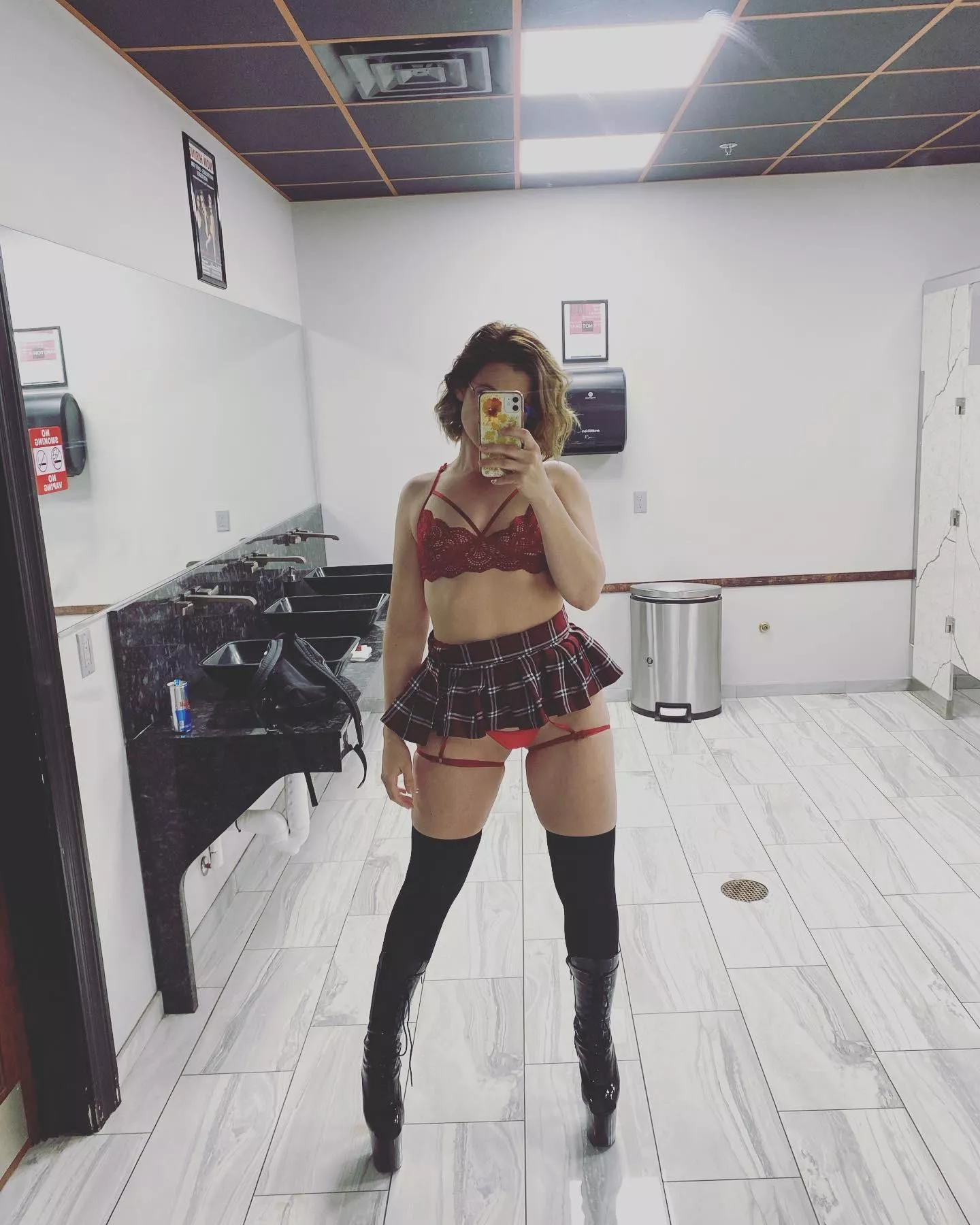 [F] Officially verified! So happy to be here! posted by MiaaMoree