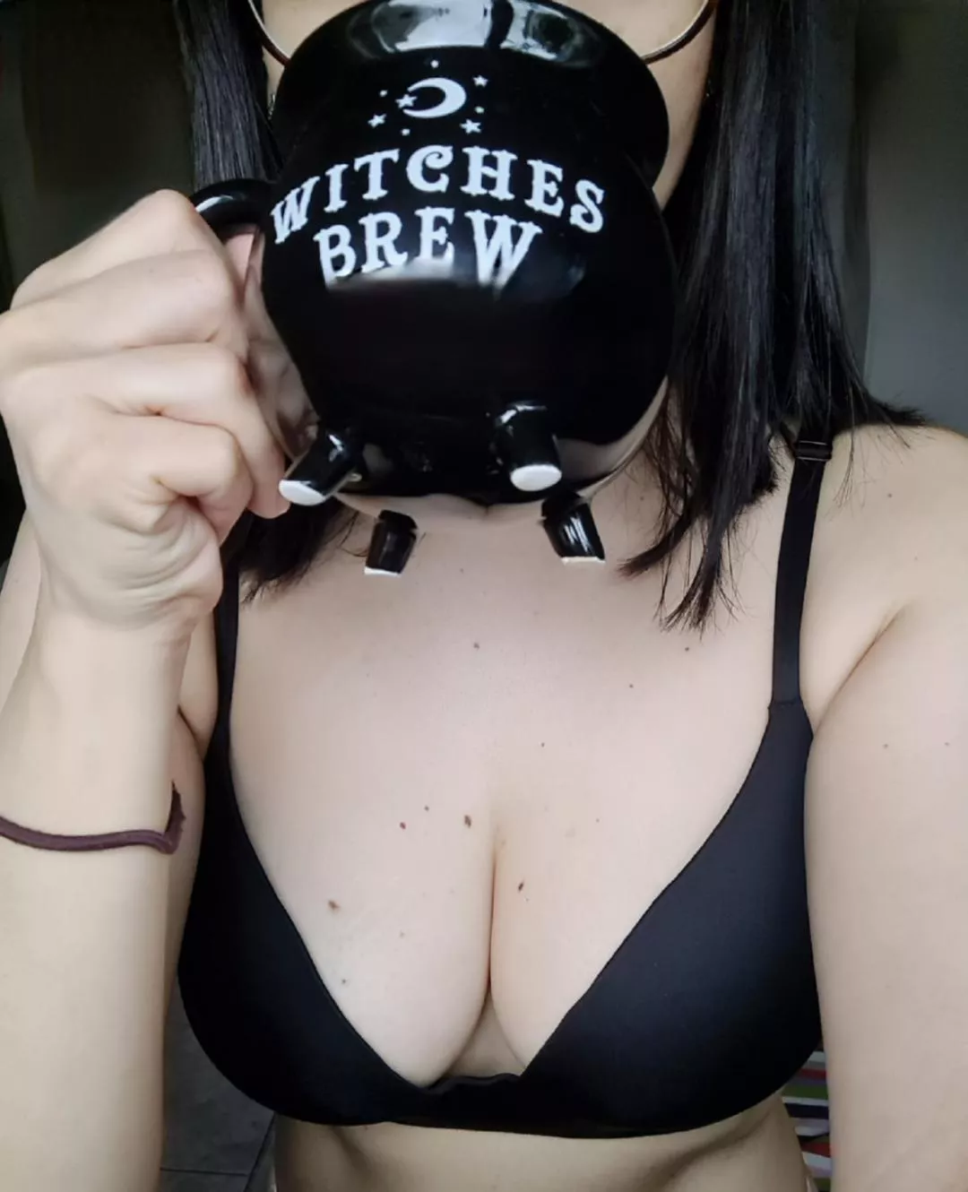 [F] Rain again, I need more coffee 😪 posted by Askinglots