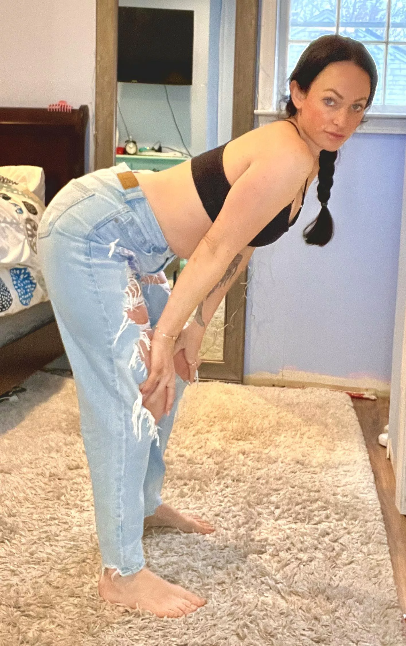 [f] rockin my mom jeans 🤩 posted by Amandalifts_1