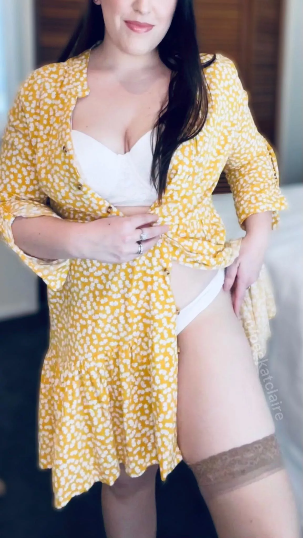 [F] Run your hand up my leg and pull me close posted by peekatclaire