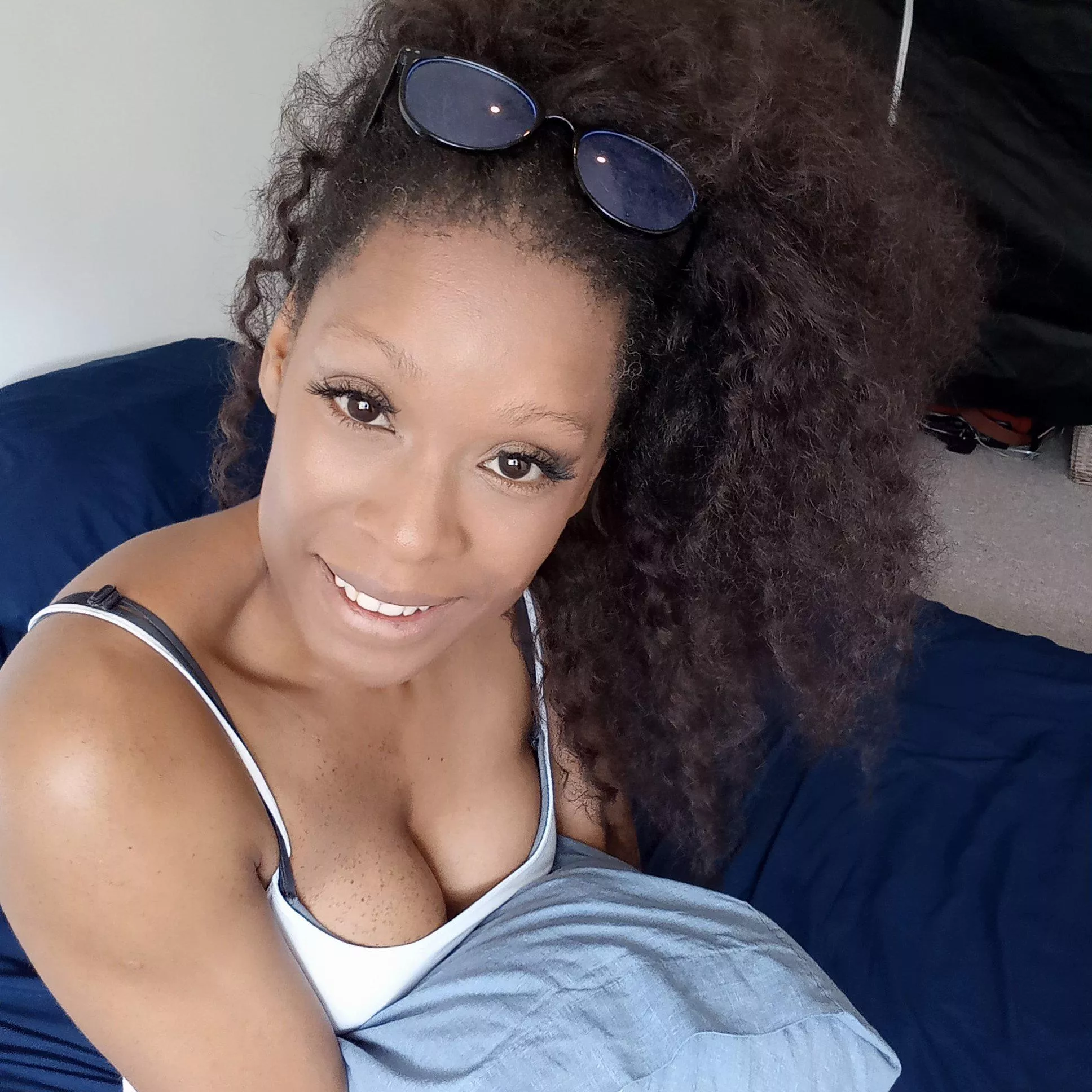 [f] smiles and coffee coming your way posted by Lottie_jones