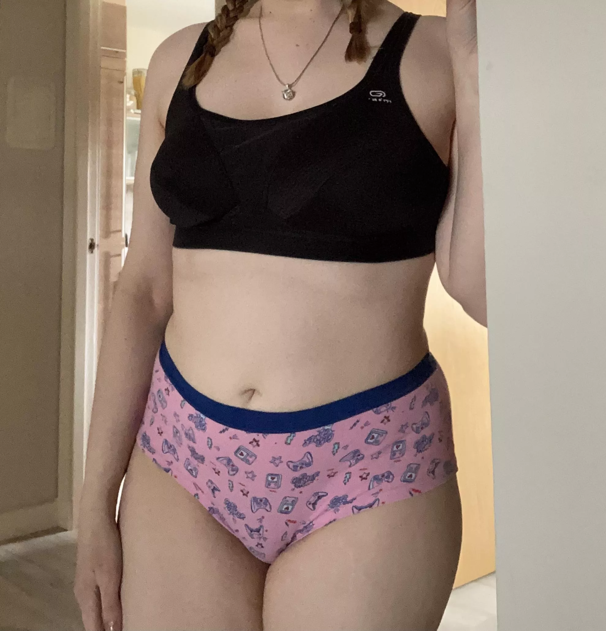 [F] sporty can be sexy too ;) posted by carlyp56