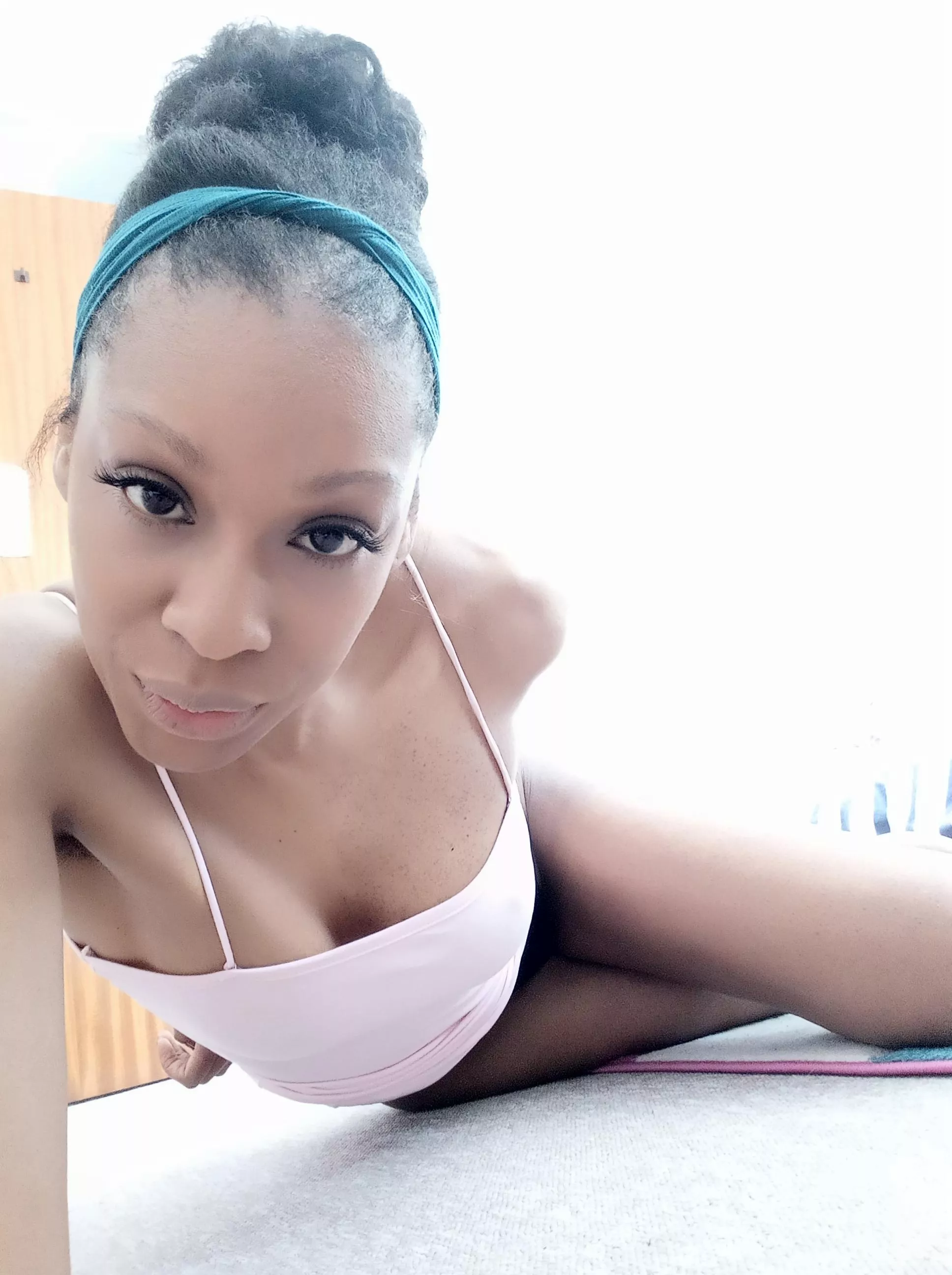 [f] Sundays are always snuggly with me posted by Lottie_jones