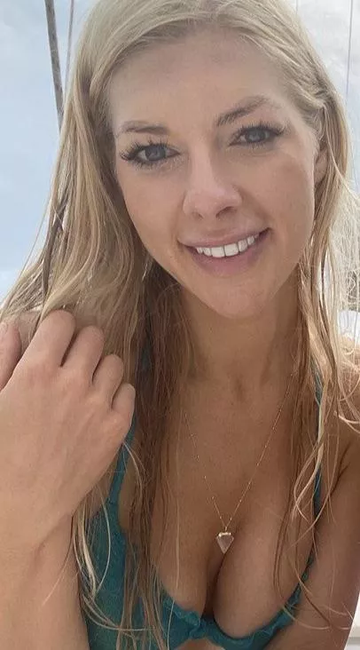 [F] Thinking about athletic guys… posted by Cheeky-wife80