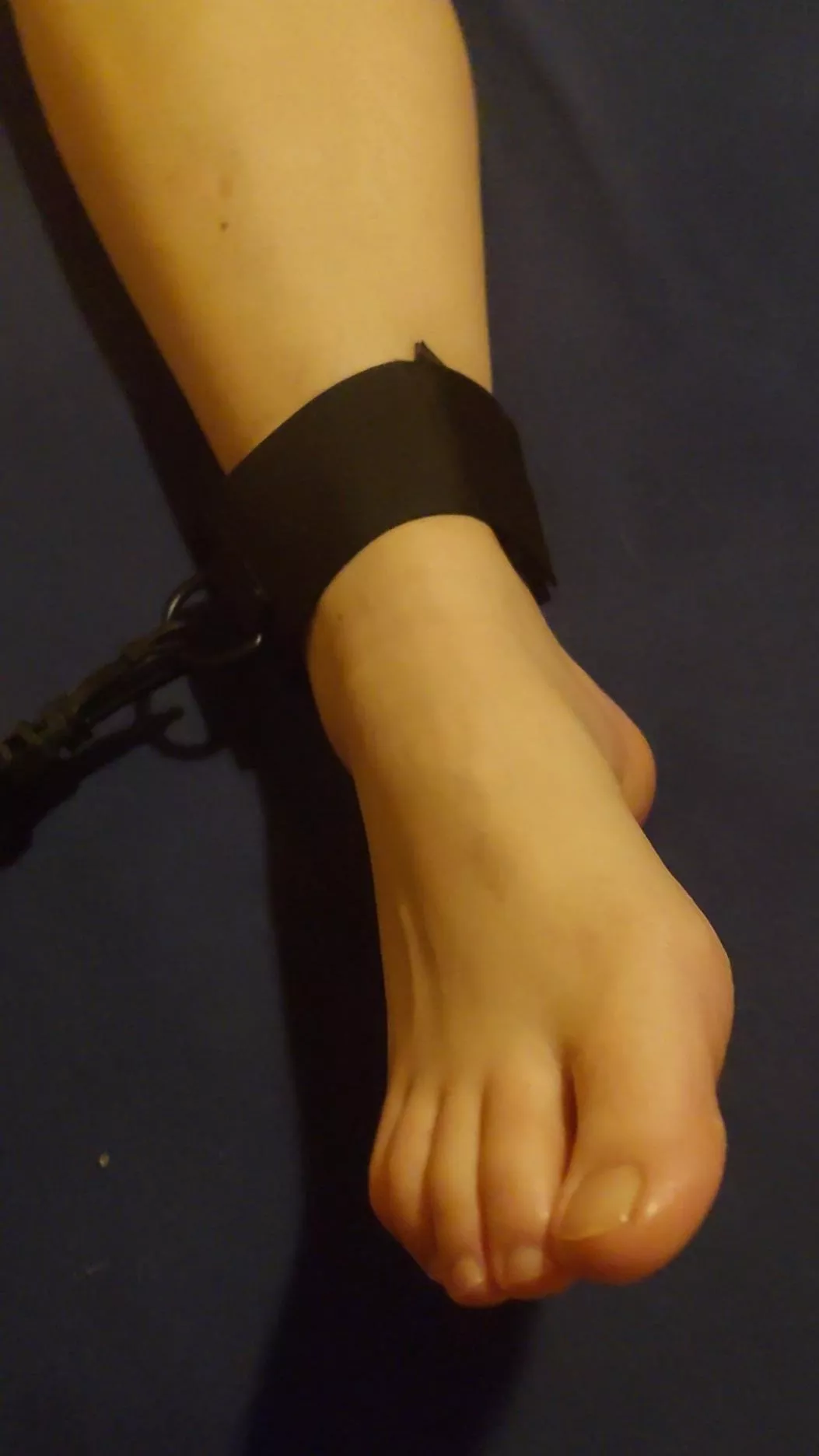 [F] tied and ready to be.. posted by Annabelletjes