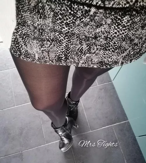 [F] Today's tights, back to opaques, I need some sunshine soon. by MrsTights