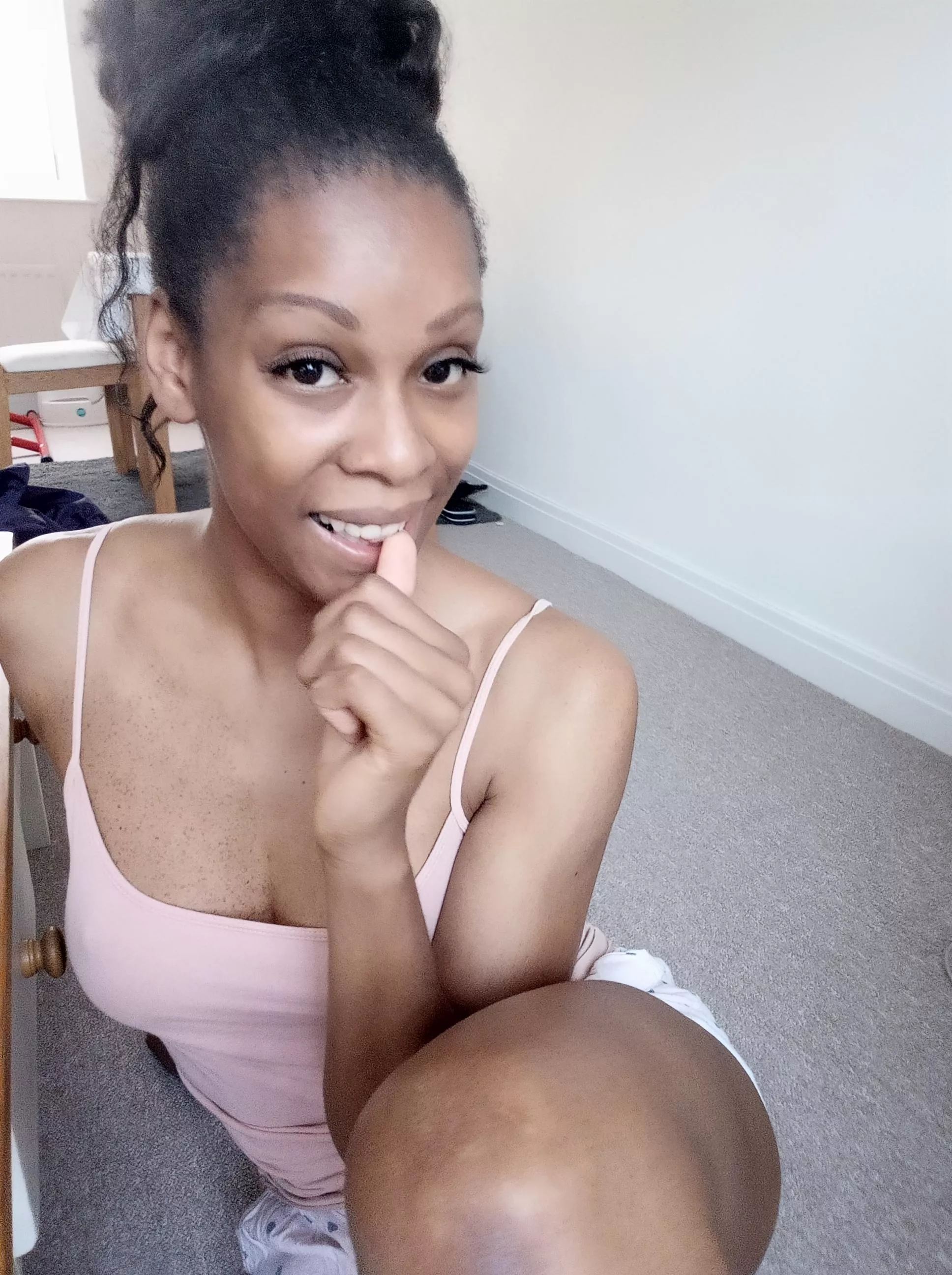 [f] Who needs underwear.. posted by Lottie_jones