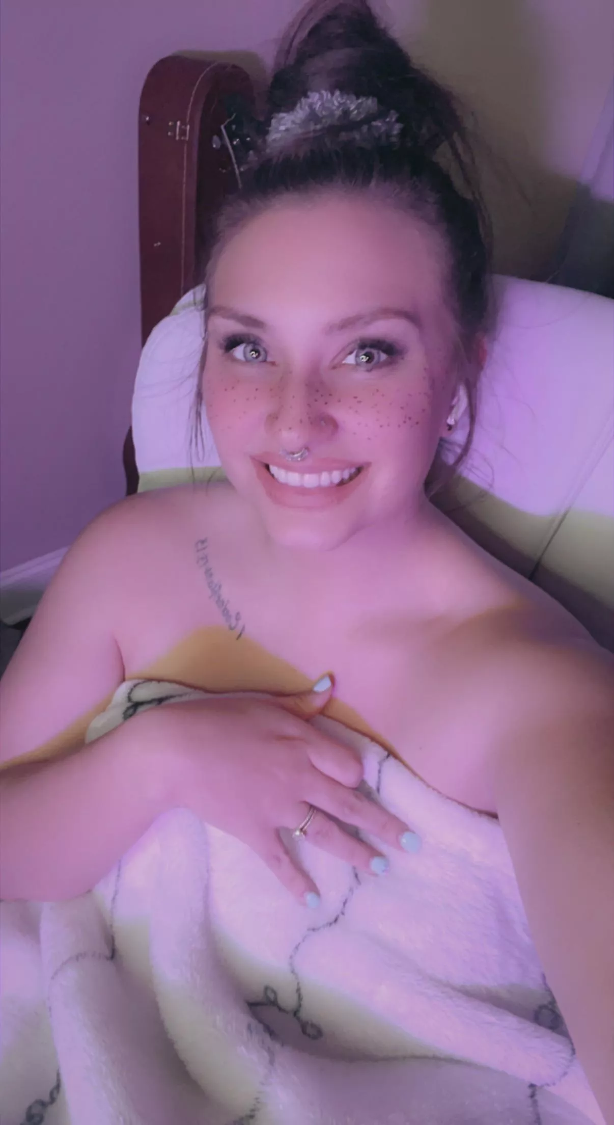 [F] Wish you were under this blanket with me posted by GymRatCat