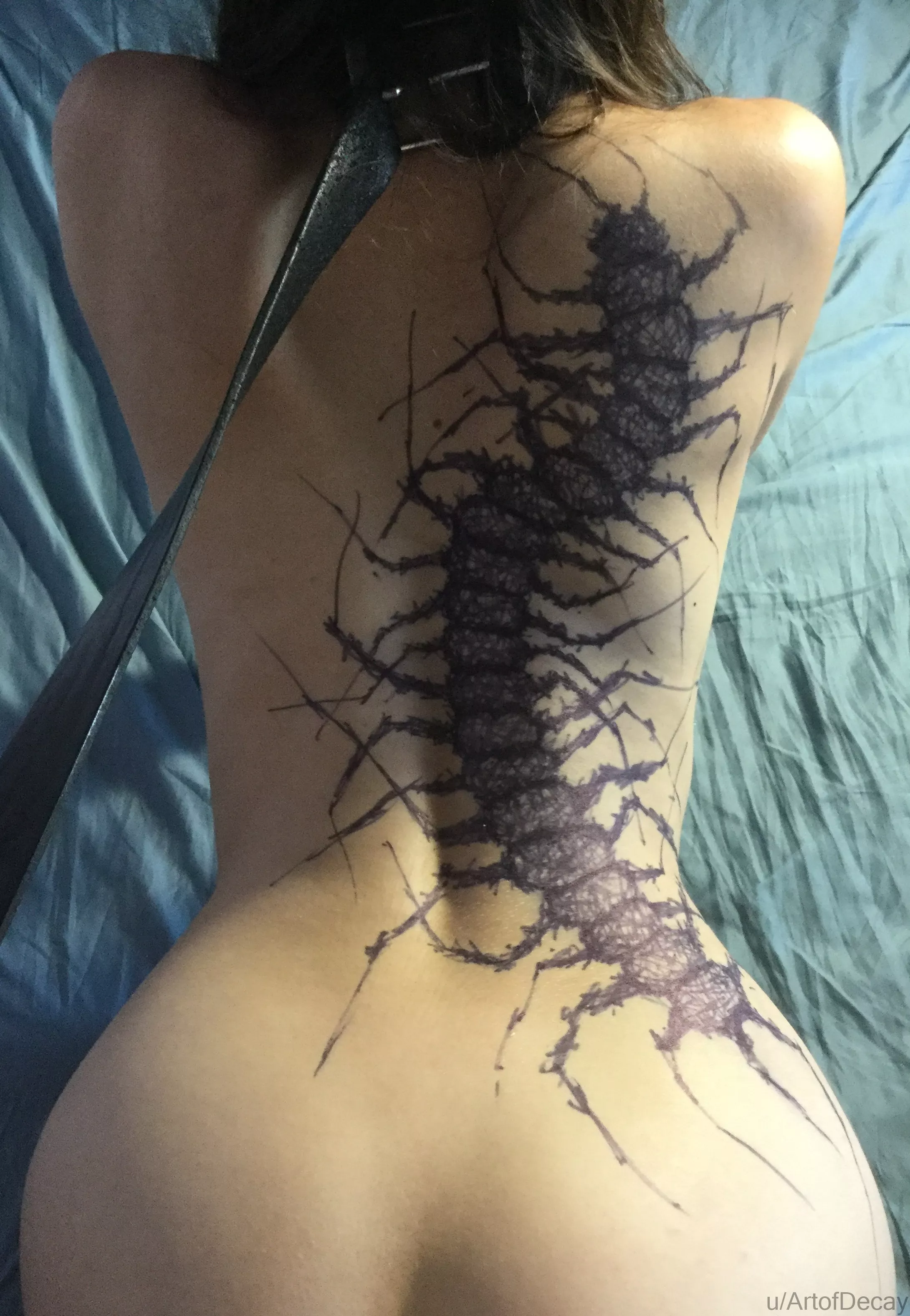 [F] With centipede bodypainting posted by ArtofDecay