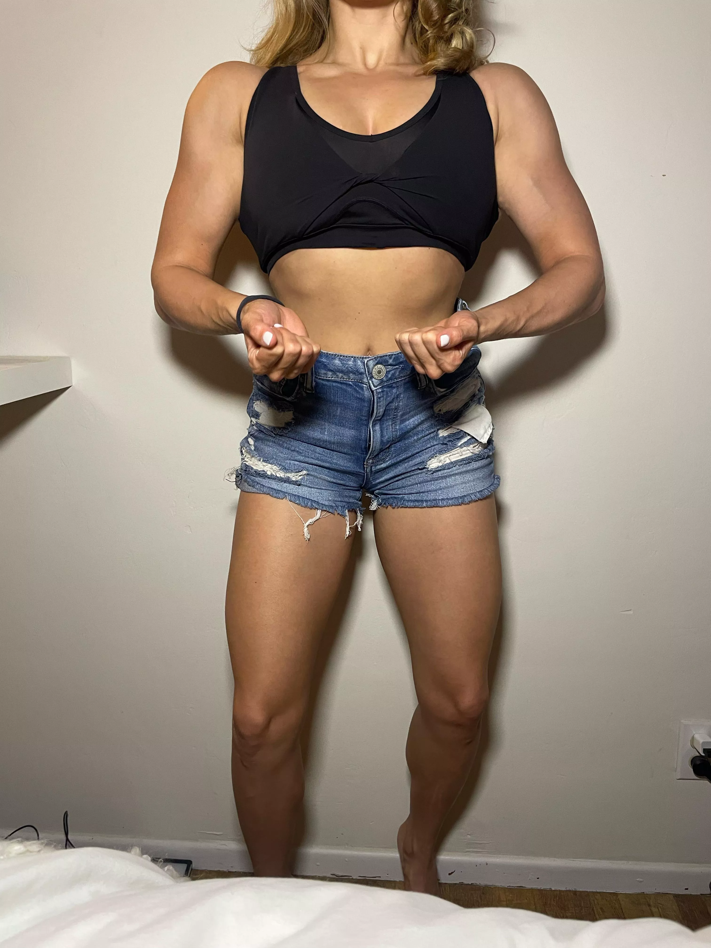 [F] You should see this pose without cloths on! posted by Annie_669