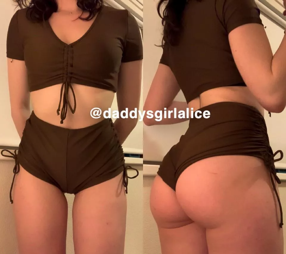 (F19) Who’s gonna caress my bubble butt? 💦 posted by DaddysgirlAlice