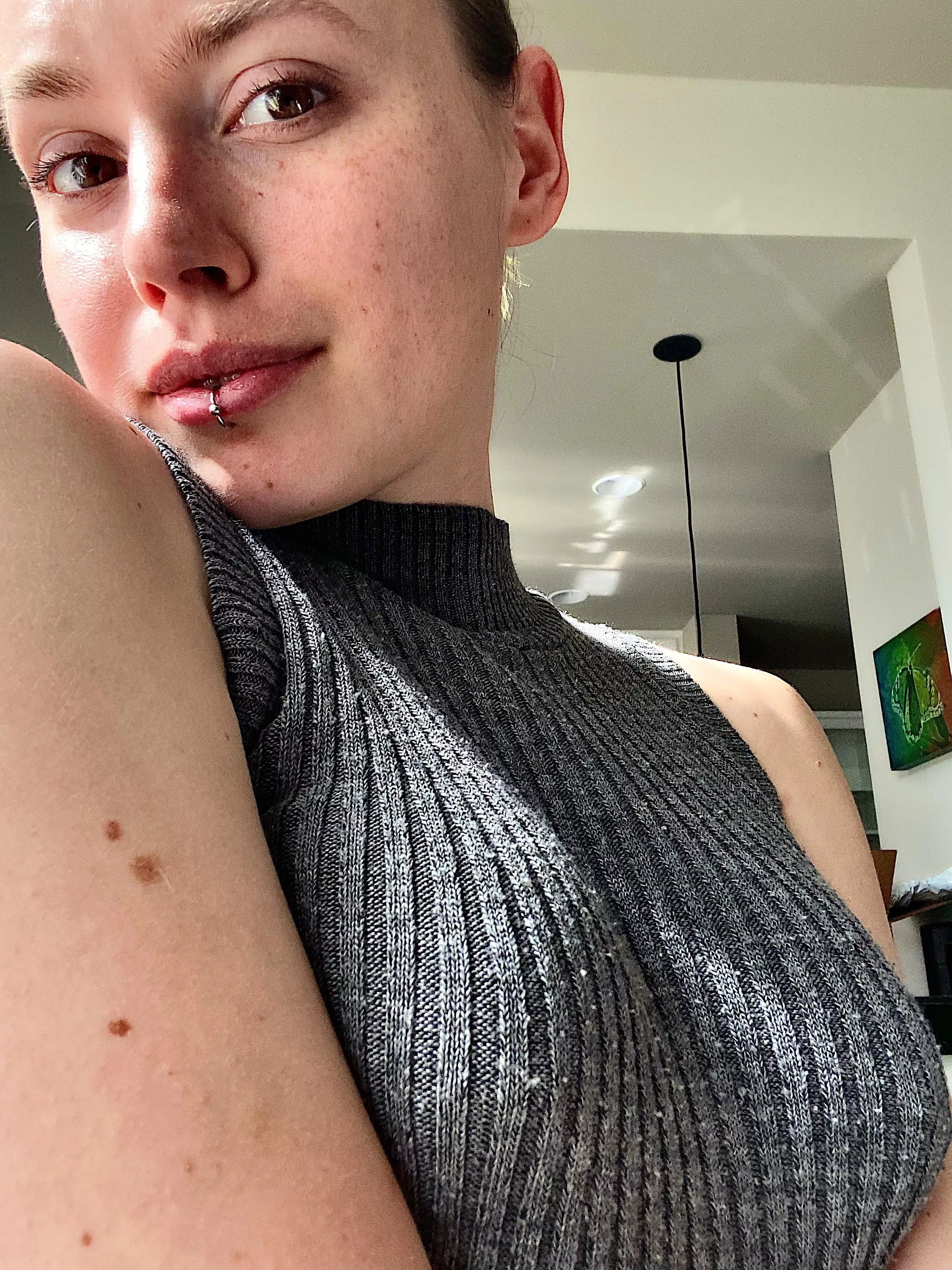 [F26] Hey babe 💋 posted by CuriousCatieCat