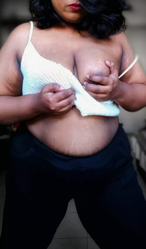 [F29] Mid-week horniness! 🤤 by CurvyIndianSlut