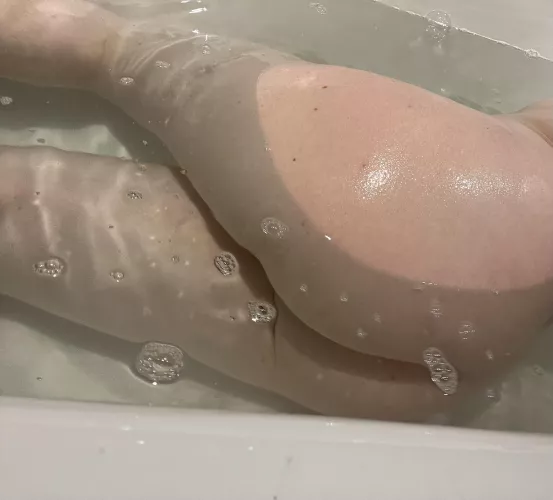 F32 161cm 76kg - one plus to being thicker is you get an ass by Badbazinthebigcity