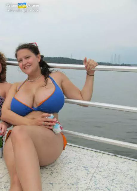 F43 Can you tell me what you would do to my mom posted by Urizenn77