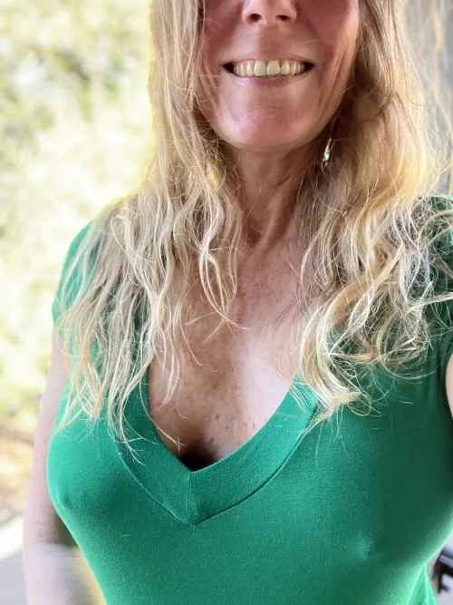 [f]55 Move my hair off of my neck and slowly work your way down to my cleavage. Tease me. by Mrseviemae