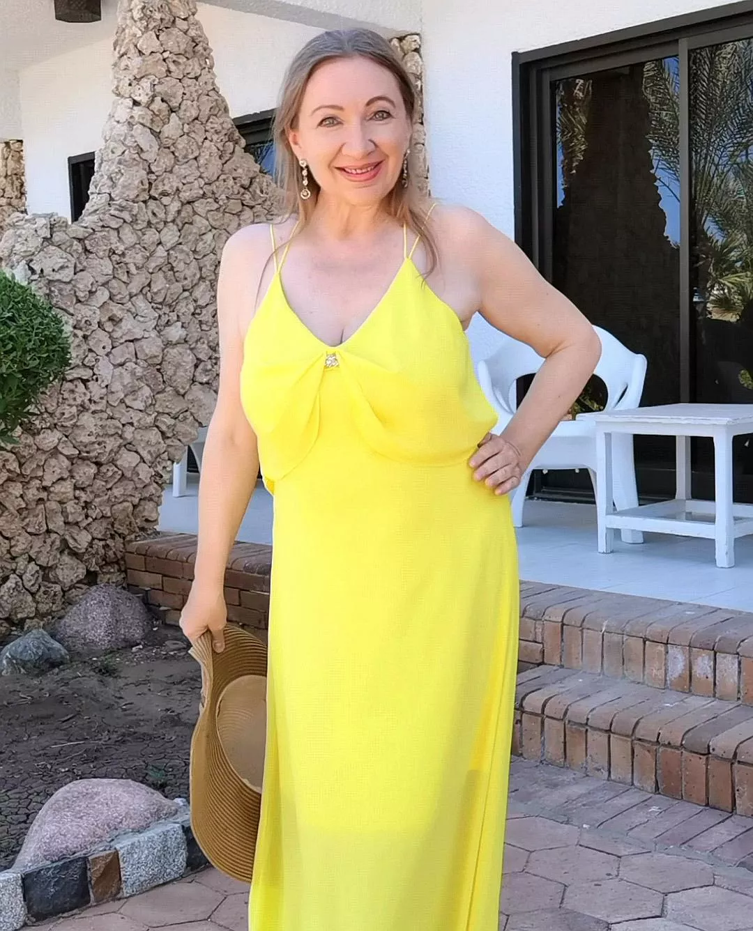 F56 in yellow dress posted by MariaMilf