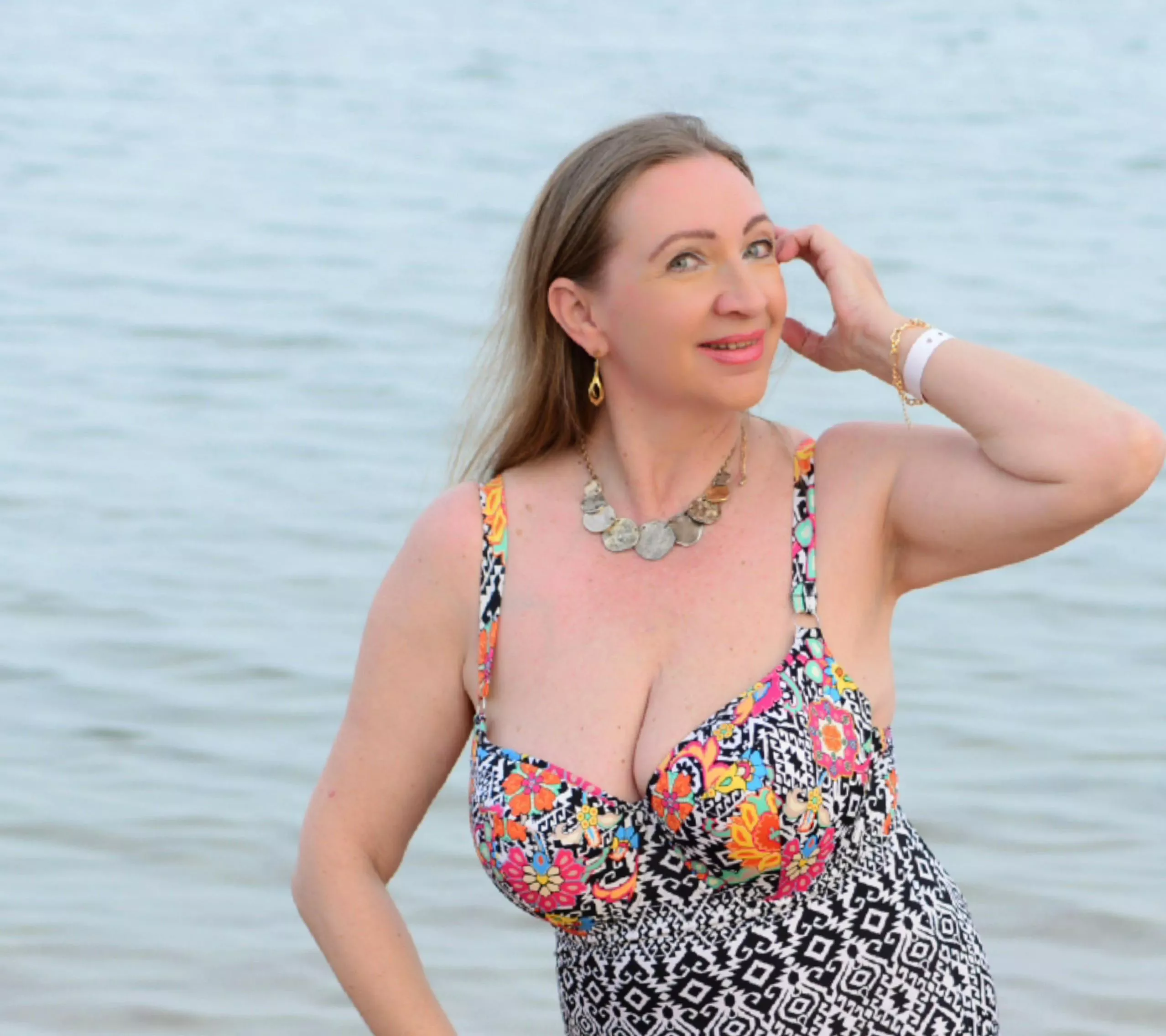 F56 with bra size 36F natural posted by mariaoldvip