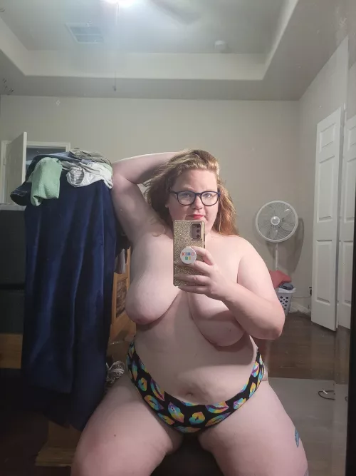 Face , red lips and boobs, a rare combo from me ;) by Txrdhead