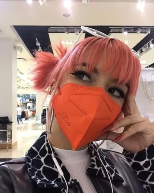 Facemask, thick eyeliner and falsies, love it (F23) by lolita-cake