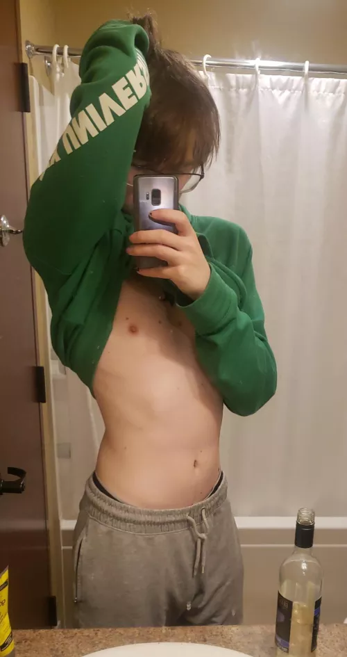 Fairly masc pic of me but oof the waist~ by somethingcute03