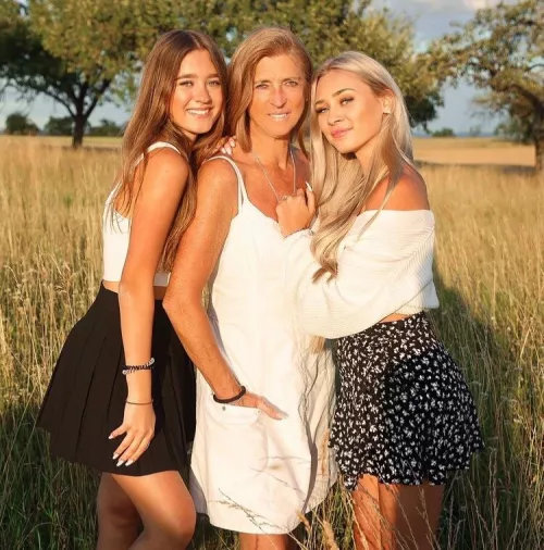 Family portrait by wrongway_feldman