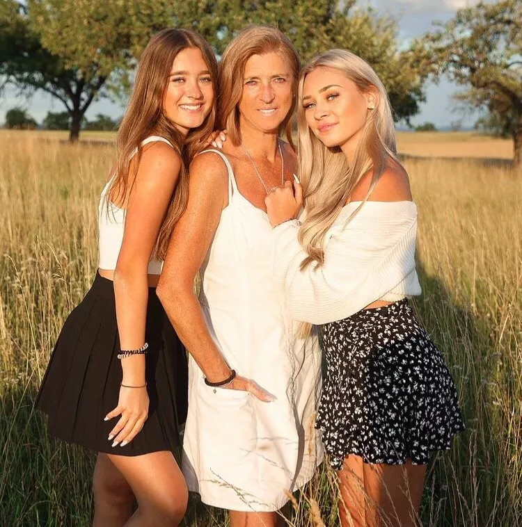 Family portrait posted by wrongway_feldman