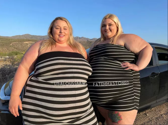 fatemmastoned and I are getting way too fat for my car, come check out how crammed we are! by LisaLouSSBBW