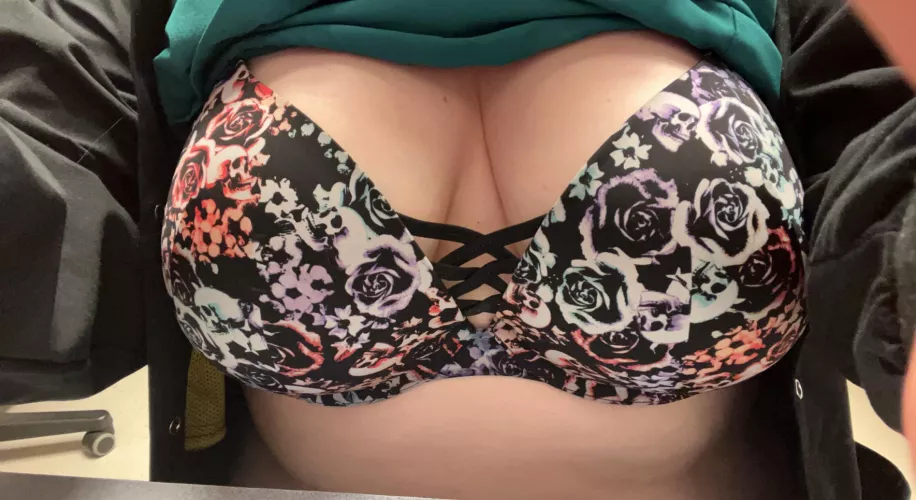 Favorite bra and favorite green scrub top ☺️💚 by she_married_him