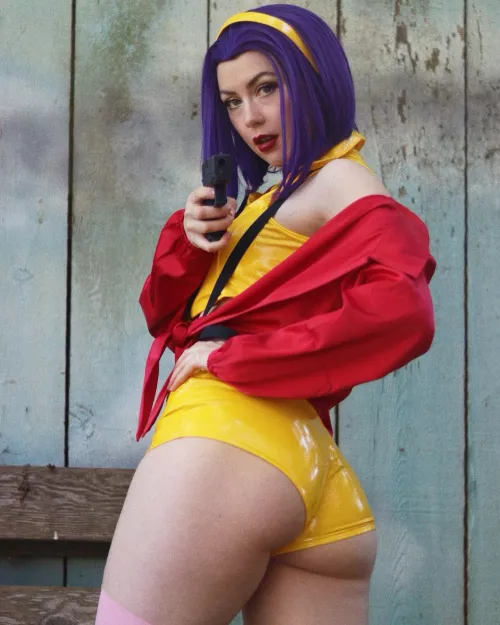 Faye Valentine by emdavfro by emdavfrocosplay