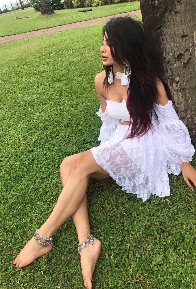 Feather Earrings (irtr) posted by trashableaccount1