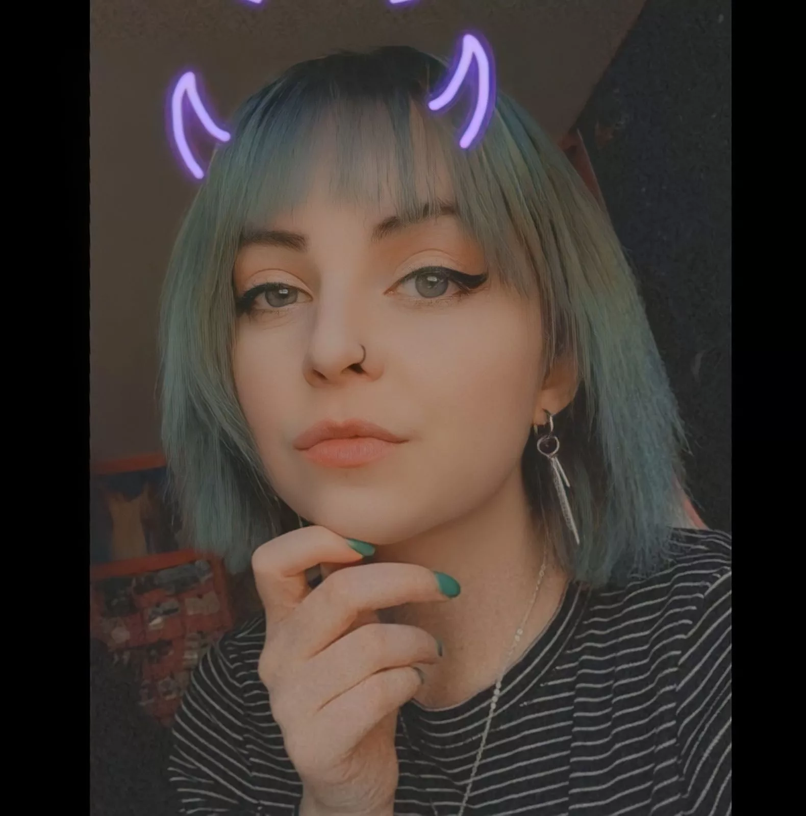 Feeding her face pics for tribs of just chatting posted by Charming-Box1110