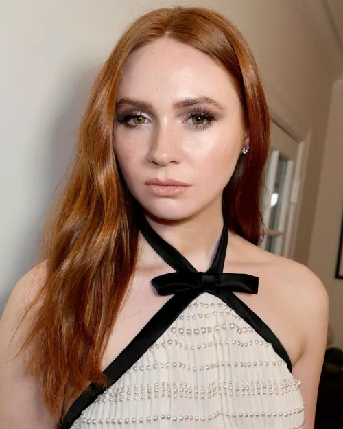 Feeding Karen Gillan to make you cum all over yourself by hailspleasure