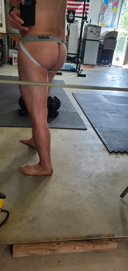 feel like my ass is looking great today by Basic-Recognition-23