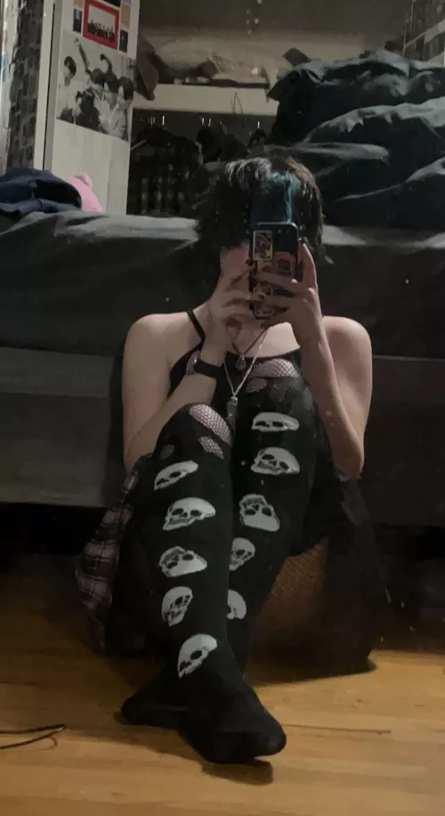 Feelin cozy.. by alternatefaerie