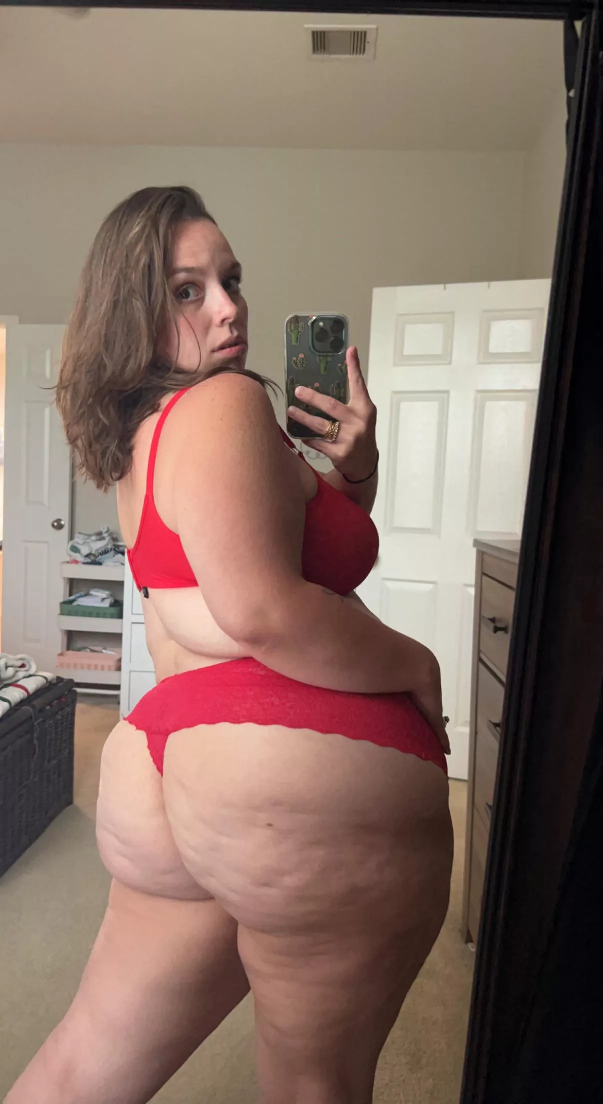 feelin naughty in red 😈 posted by mommagerth