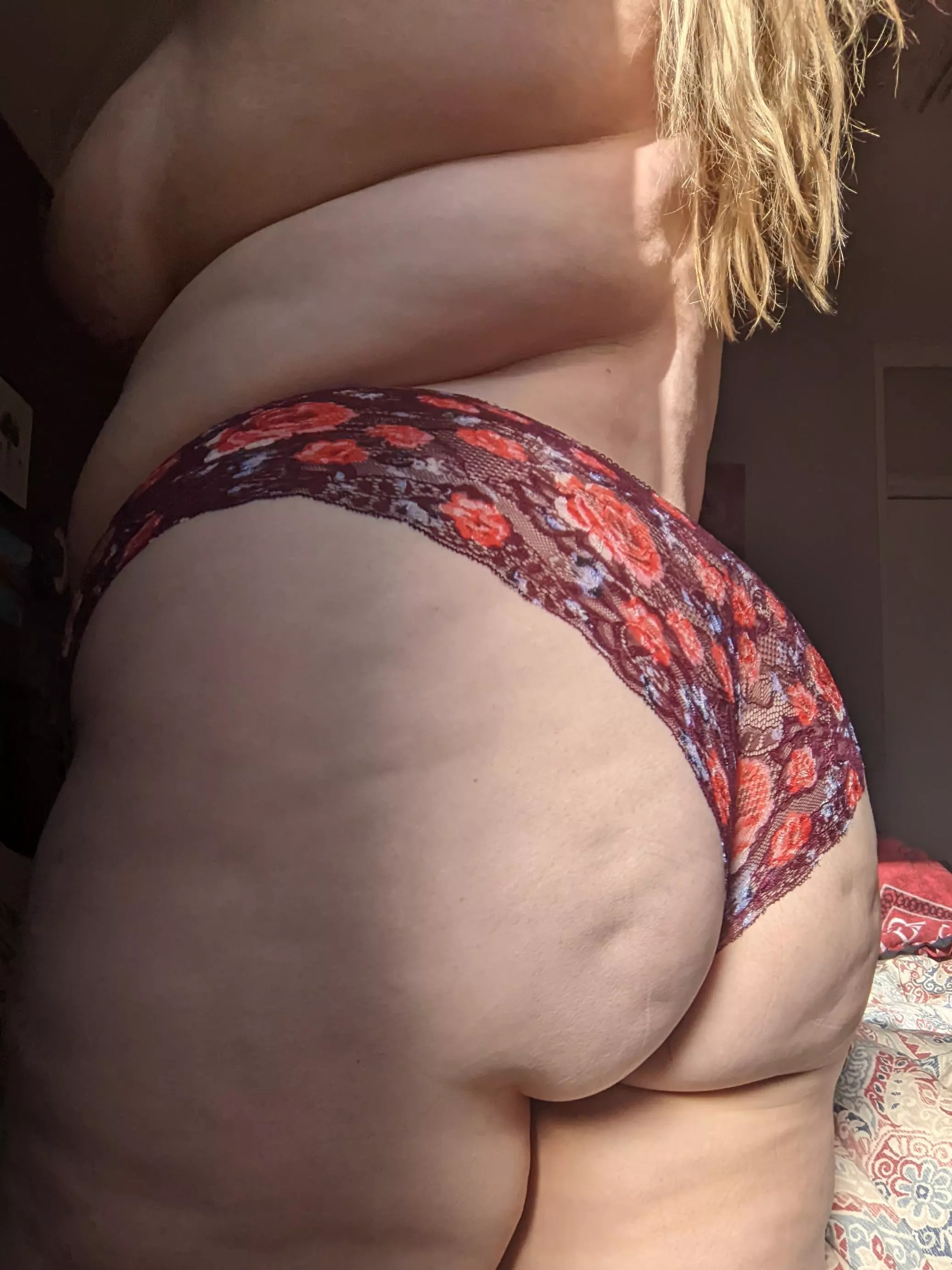 Feelin' peachy, how about u? posted by britsexual