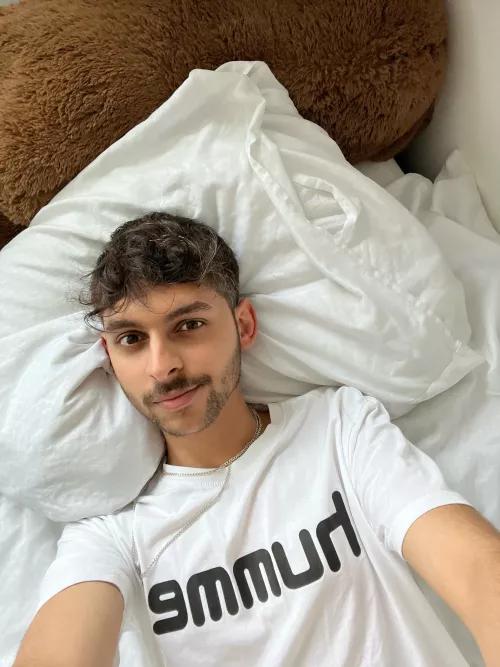 Feeling a bit blue 🫠🥹 DMs are open! ☺️ by _FLSnl_