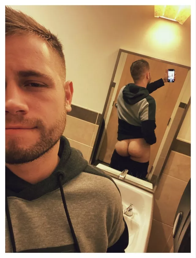 Feeling Chee.y In A Hoodie posted by consensusunsightly