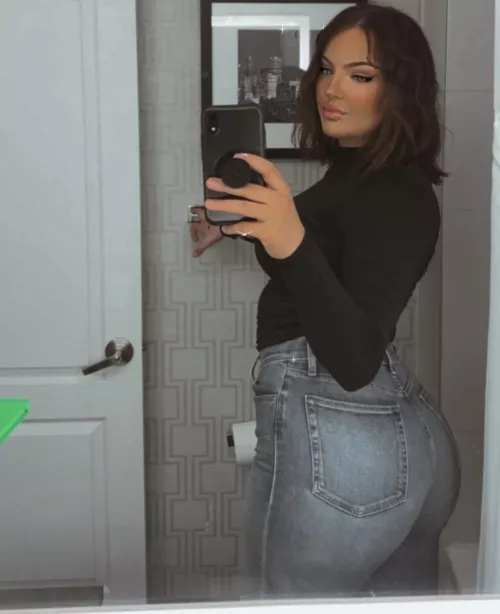 feeling chubby but cute 🙈 by innocentslutsienna