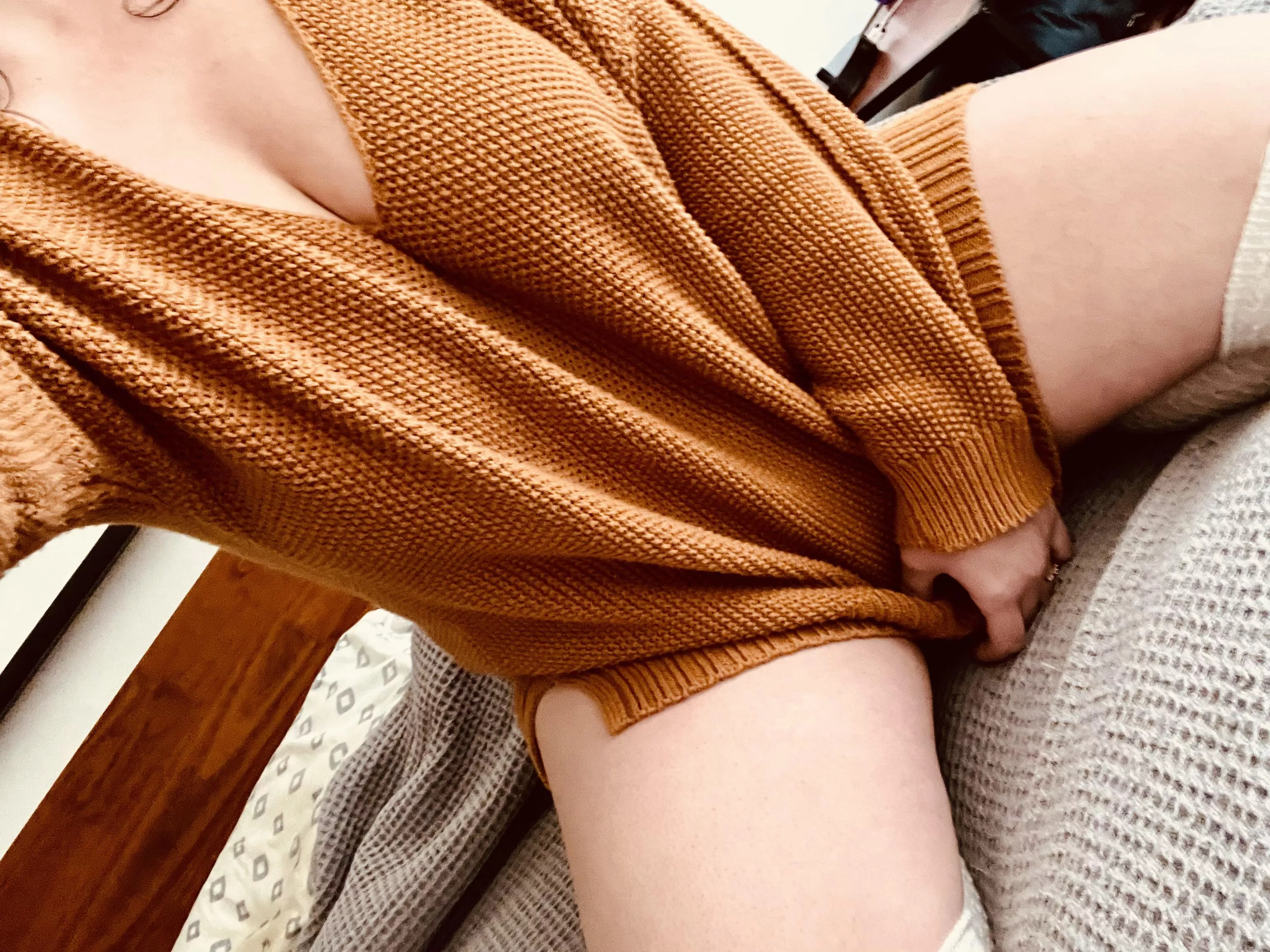 [F]eeling cozy and looking to snuggle posted by idkwhatevername