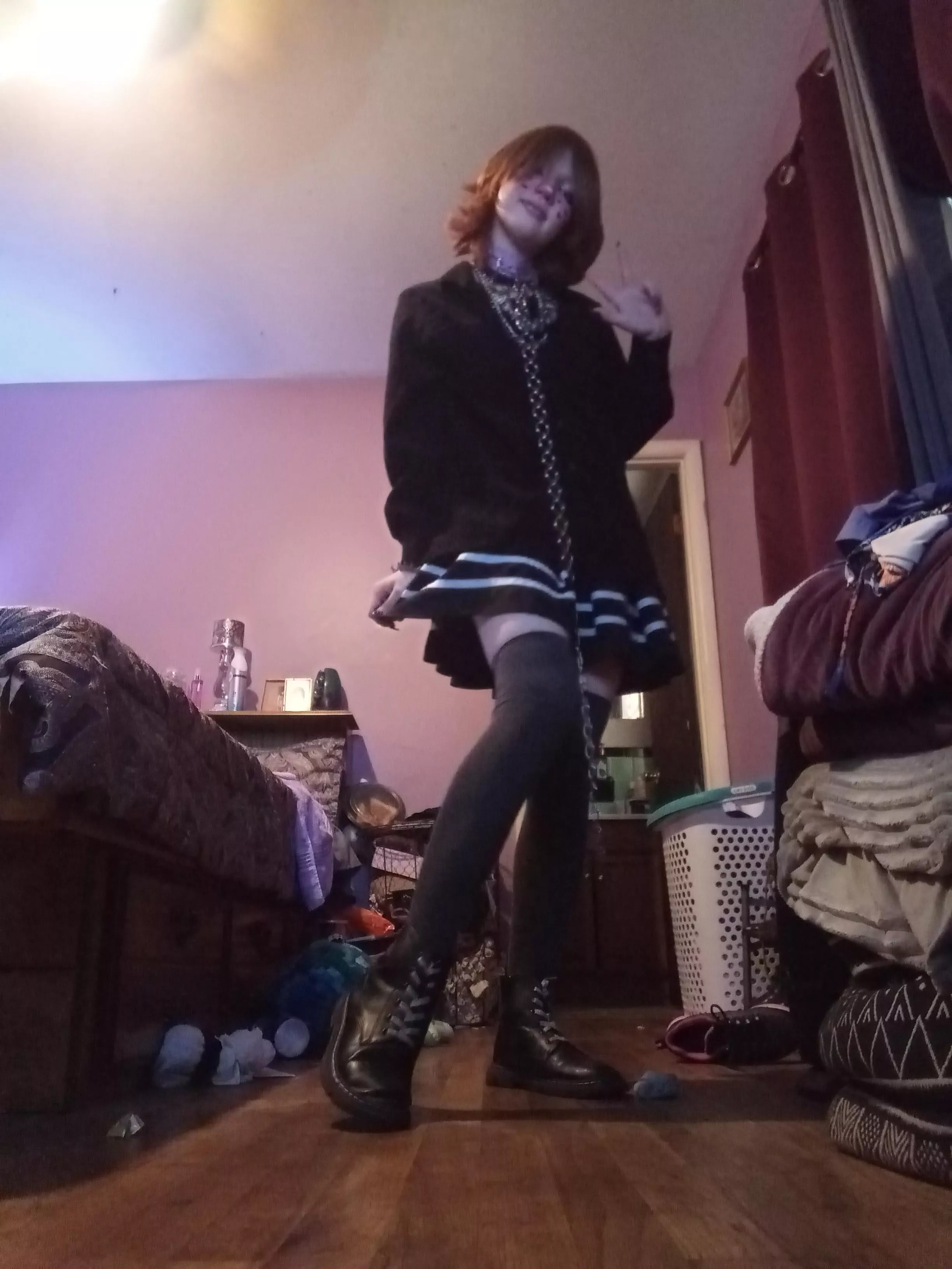 Feeling cute but dysphoric, please just use he/him pronouns in the comments posted by useless_human-1798