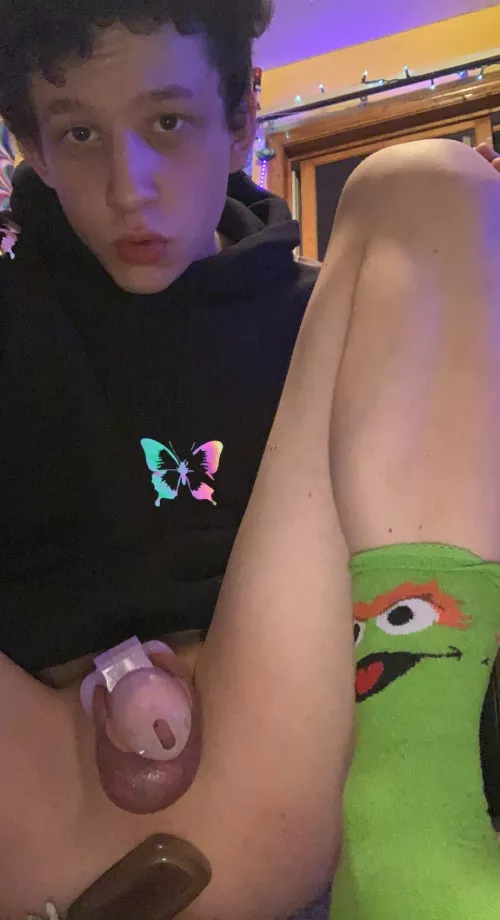 Feeling Cute in my Cage by ValleryDiapered