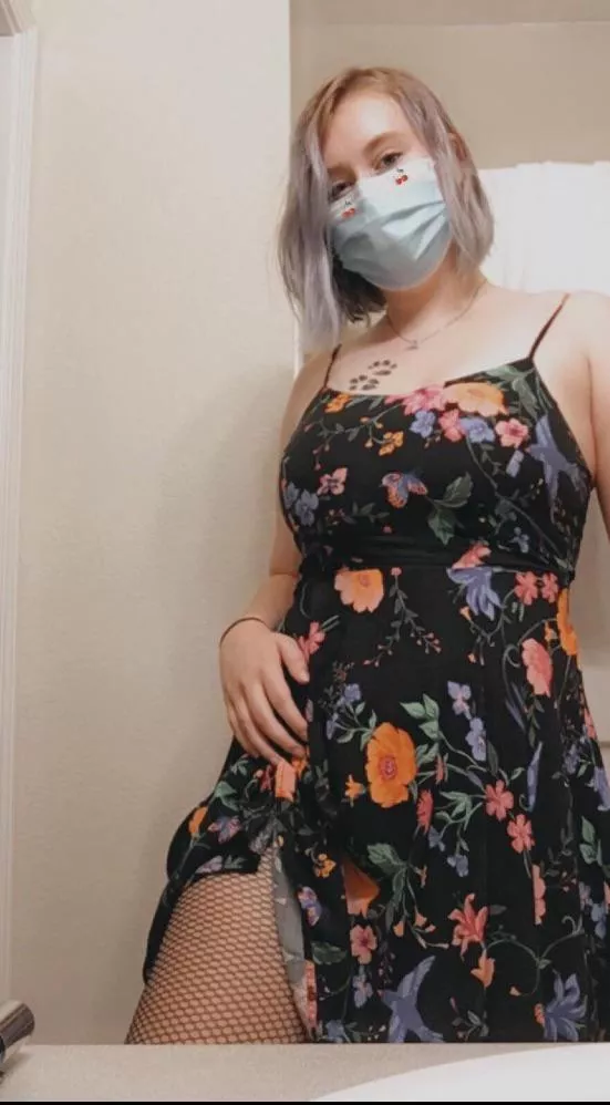 [F]eeling hot today posted by Ashely_Alex