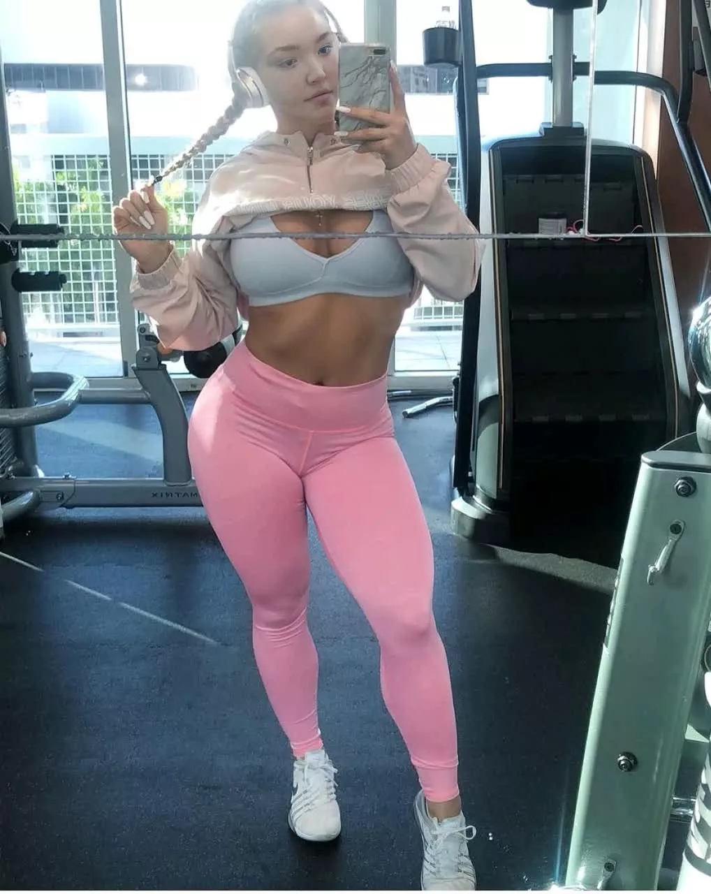 Feeling kinda pinkish today posted by Ramona85