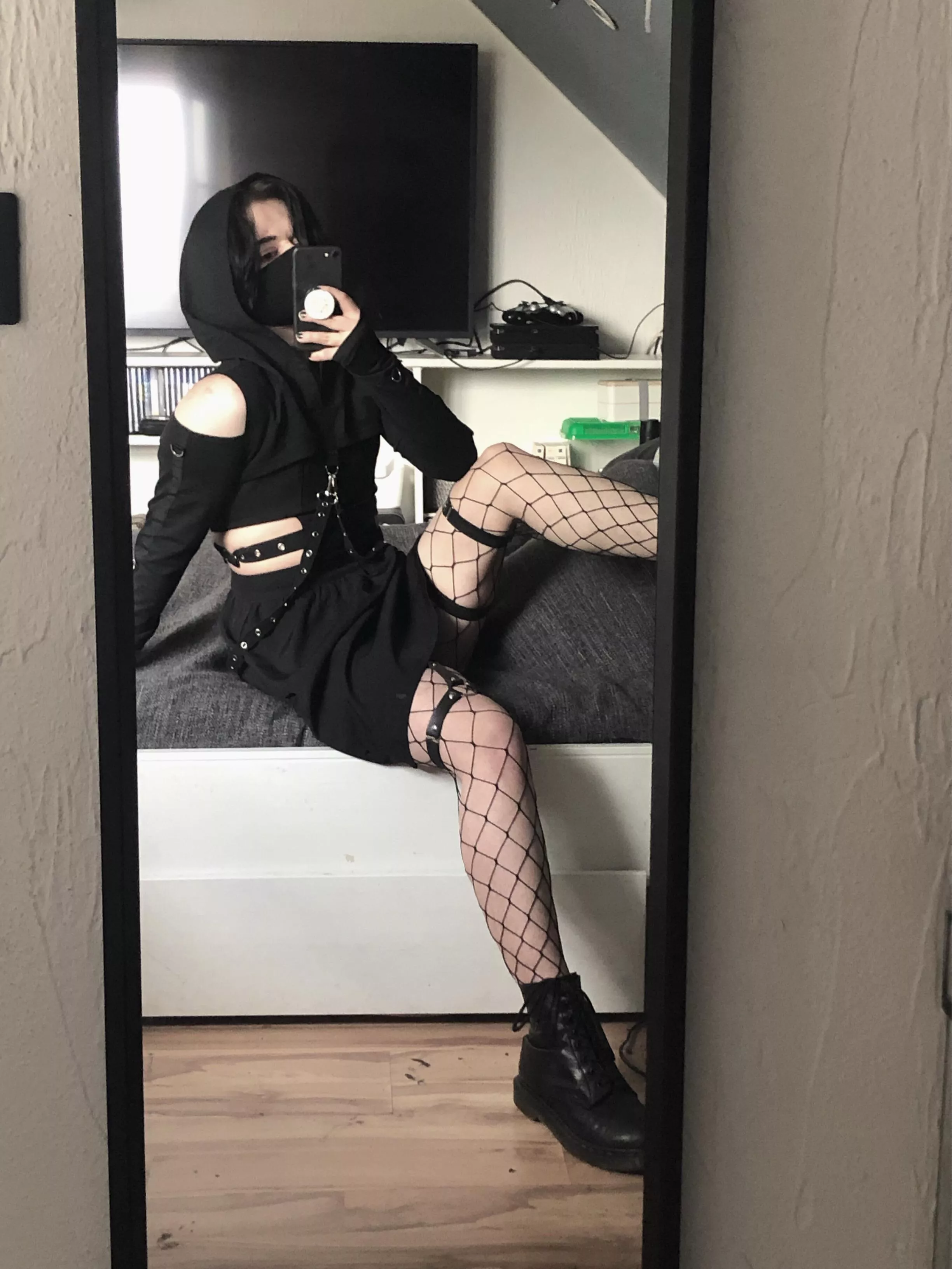Feeling like a goth assassin in this new outfit. Hope your Monday is off to a great start 🖤 posted by MidNovelty