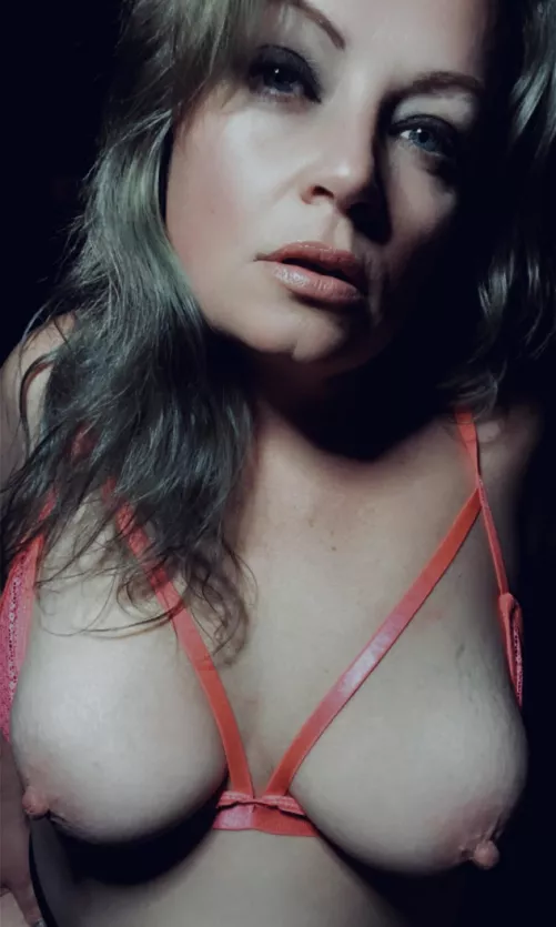 Feeling neighborly…(f) can I bake you some cookies by Old_Paramedic4026