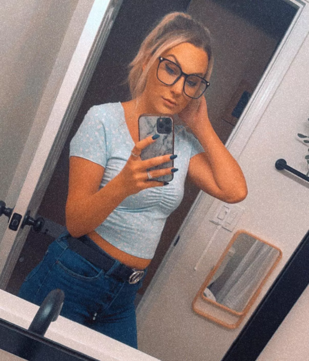 Feeling pretty today. posted by boredatwork136